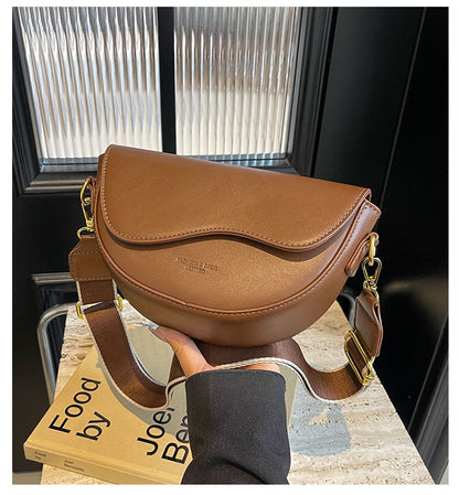 2025 popular fashion solid color textured shoulder messenger bag versatile saddle bag