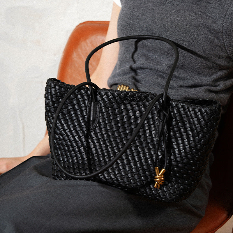 Tote bag for women 2024 new autumn and winter niche one-shoulder crossbody large capacity commuter woven bag