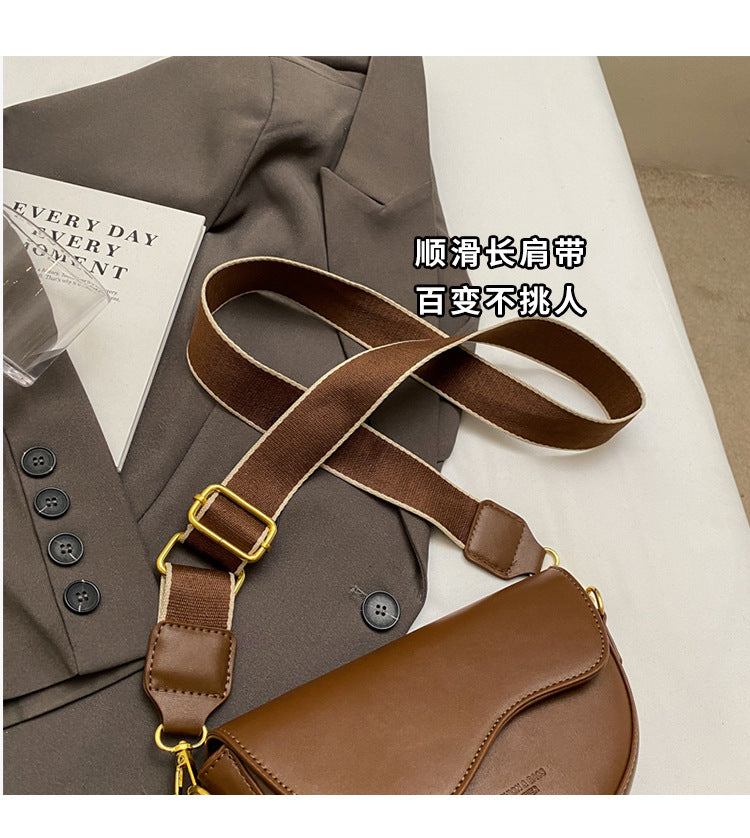 2025 popular fashion solid color textured shoulder messenger bag versatile saddle bag