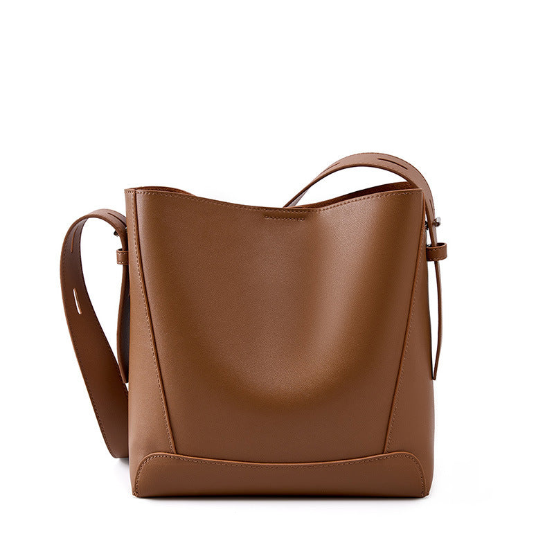 2024 new women's bag crossbody bag versatile genuine leather shoulder large capacity commuter bucket bag