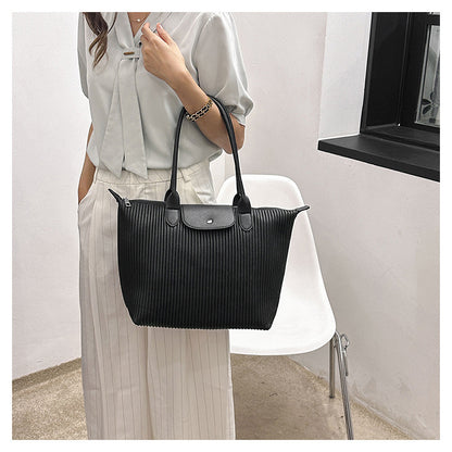 Pleated large capacity tote bag 2025 popular commuter handbag fashionable versatile shoulder large bag