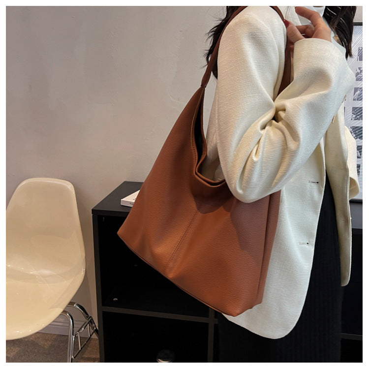 2025 new soft leather underarm shoulder bag mother-and-child bucket ladies' tote bag for work commuting