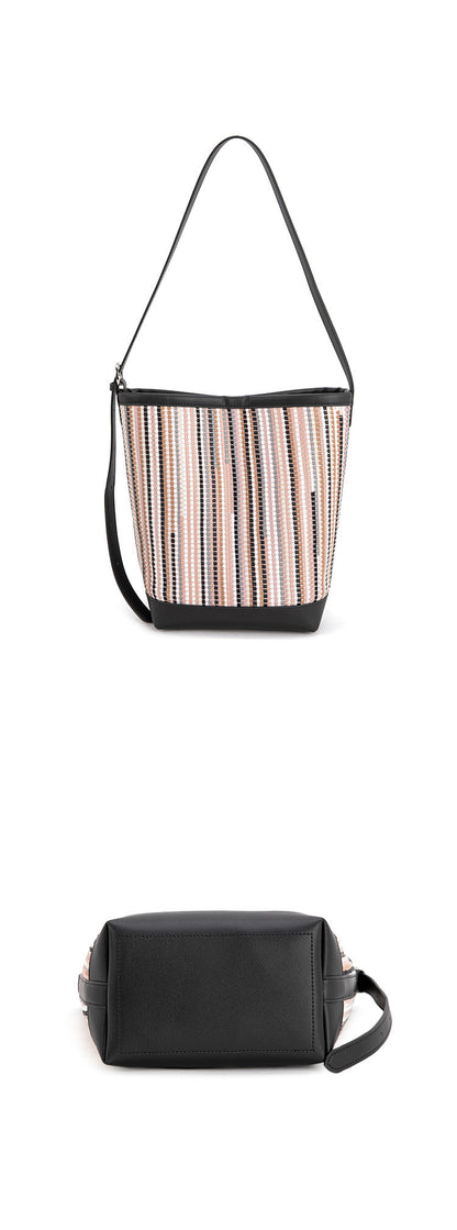 Bucket bag for women, crossbody, high-end, niche design, new large-capacity woven commuter bag