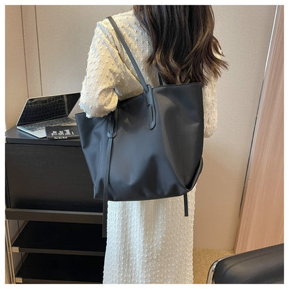 2025 new versatile shoulder bag, college students' commuting tote bag