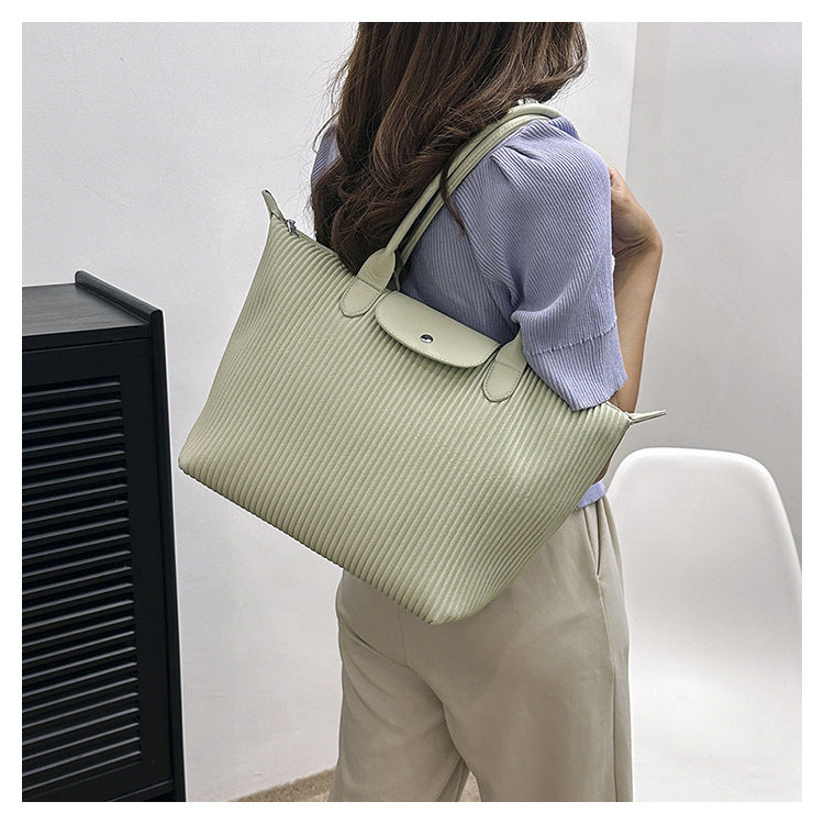 Pleated large capacity tote bag 2025 popular commuter handbag fashionable versatile shoulder large bag