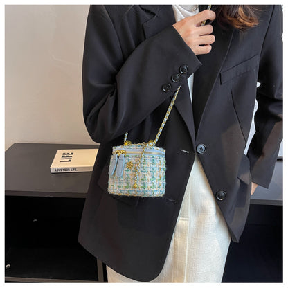 Woolen mini chain bag 2025 new niche design box bag autumn and winter versatile crossbody bag