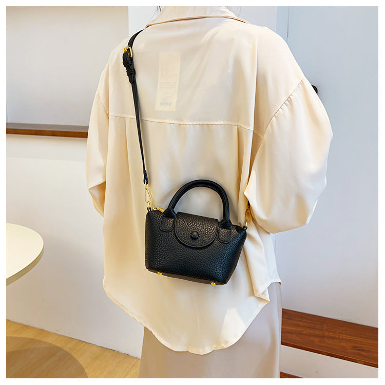 2025 new style trendy all-match crossbody bag fashionable contrast color portable bucket bag