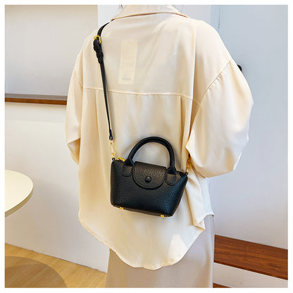 2025 new style trendy all-match crossbody bag fashionable contrast color portable bucket bag