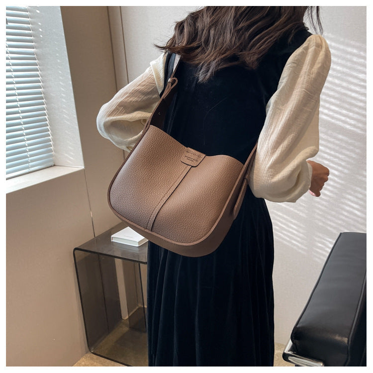 High-quality simple crossbody bag for ladies, versatile 2025 new spring and summer niche French shoulder bag