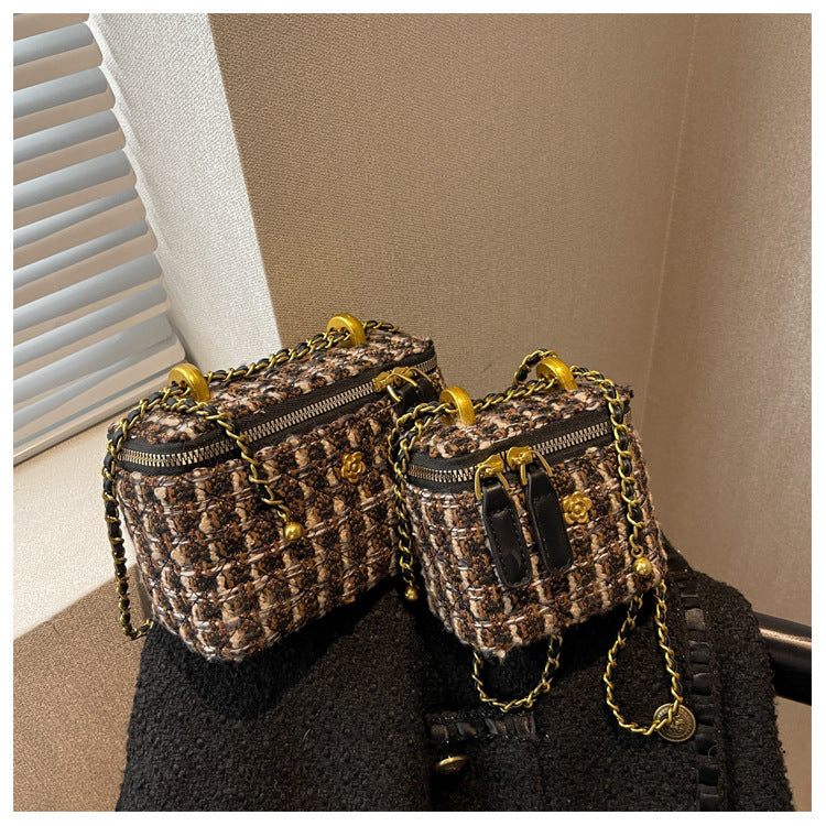 Woolen mini chain bag 2025 new niche design box bag autumn and winter versatile crossbody bag