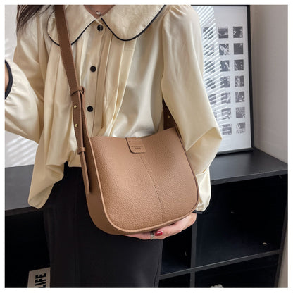 High-quality simple crossbody bag for ladies, versatile 2025 new spring and summer niche French shoulder bag